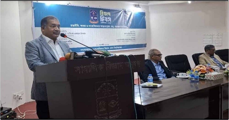 সরকারের সমালোচনা অপরাধ নয়, রাষ্ট্রের বিরুদ্ধে বলা অপরাধ....তথ্যমন্ত্রী